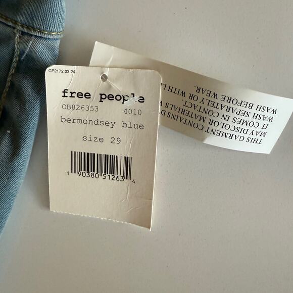 Free People NWT Float On Extreme Flare Bermondsey Blue Wash Jeans 29 waist - Picture 7 of 11